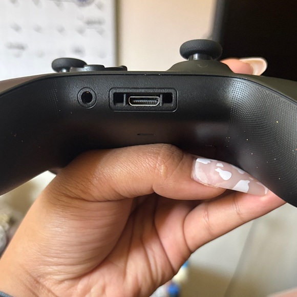 Xbox Wireless Controller - Picture 3 of 6